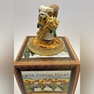 Wee Forest Folk MU 06 Squirrel Peasant A La Gaugin WFF Retired New in Box 2005